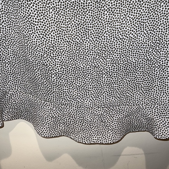 Women’s LOFT Plus Lightweight Floral Shell Cap Sleeves Shirt size 24 - Picture 6 of 8